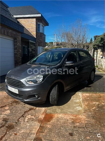 Usado Ford Ka Plus 70 CV (51 kW) 2016 Gris / plata Utilitario