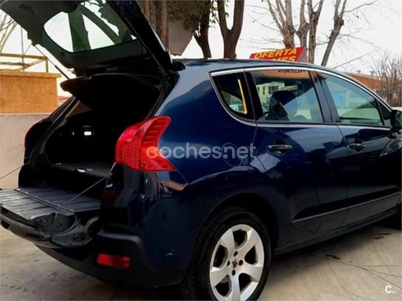 Azul Usado 2010 Peugeot 3008 Berlina | 4999 € (Precio justo) - Imagen 1/4