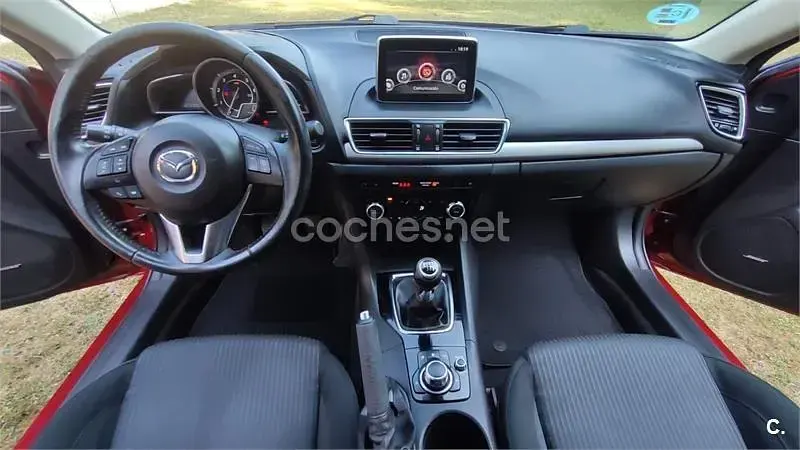 Usado Mazda 3 Style 150 CV (110 kW) 2015 Rojo Berlina