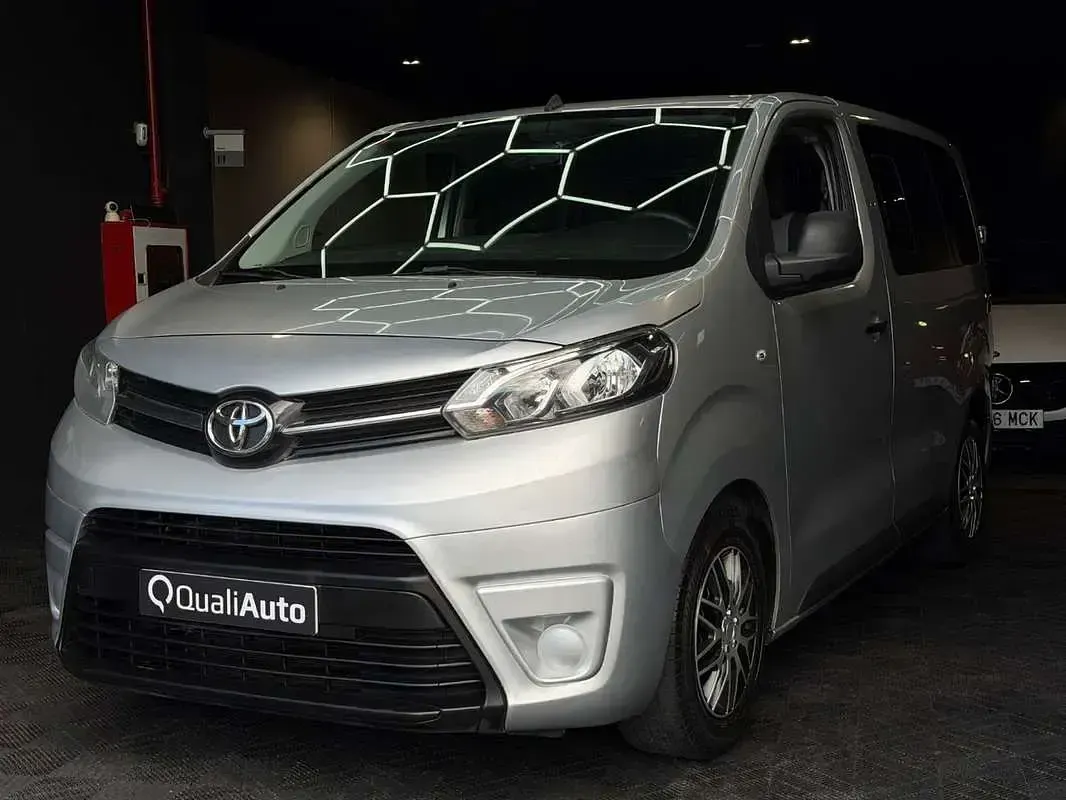 Usado Toyota Proace Advance 120 CV (88 kW) 2019 Gris Monovolumen