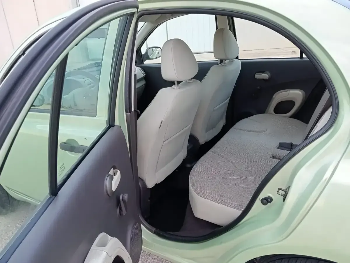 Usado Nissan Micra Acenta 82 CV (60 kW) 2005 Verde Utilitario