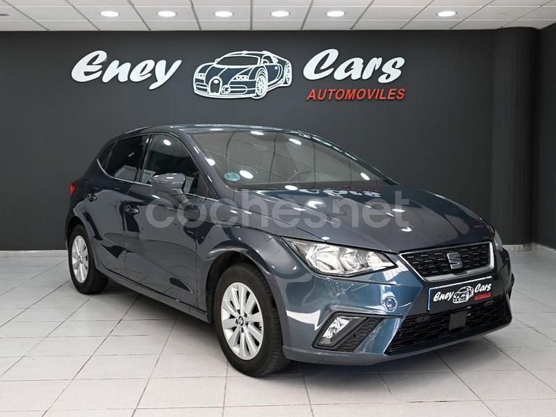 Usado Seat Ibiza XCELLENCE 110 CV (80 kW) 2021 Gris / plata Berlina
