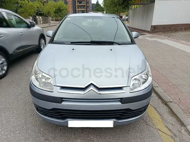 Usado Citroën C4 92 CV (67 kW) 2006 Azul Berlina