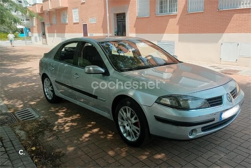 Gris / plata Usado 2006 Renault Laguna II Dynamique Berlina | 1500 € (Buen precio) - Imagen 1/4