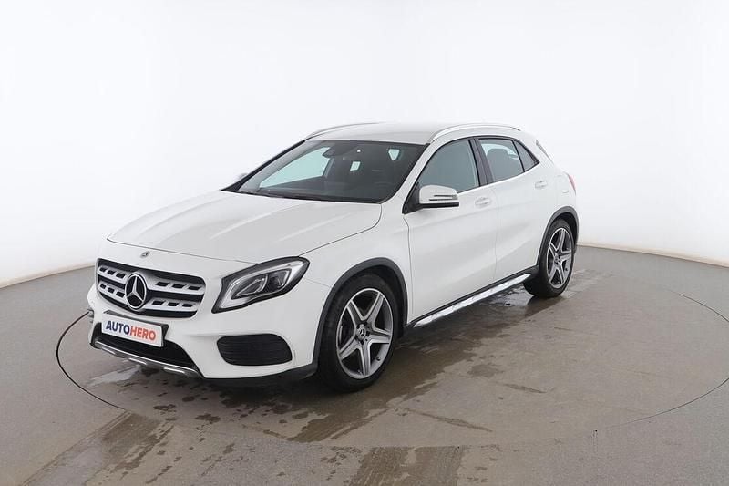 Blanco Usado 2019 Mercedes GLA180 AMG line SUV | 22.499 € (Precio justo) - Imagen 1/3