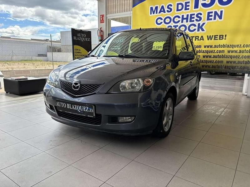 Usado Mazda 2 Active 68 CV (50 kW) 2004 Gris Utilitario