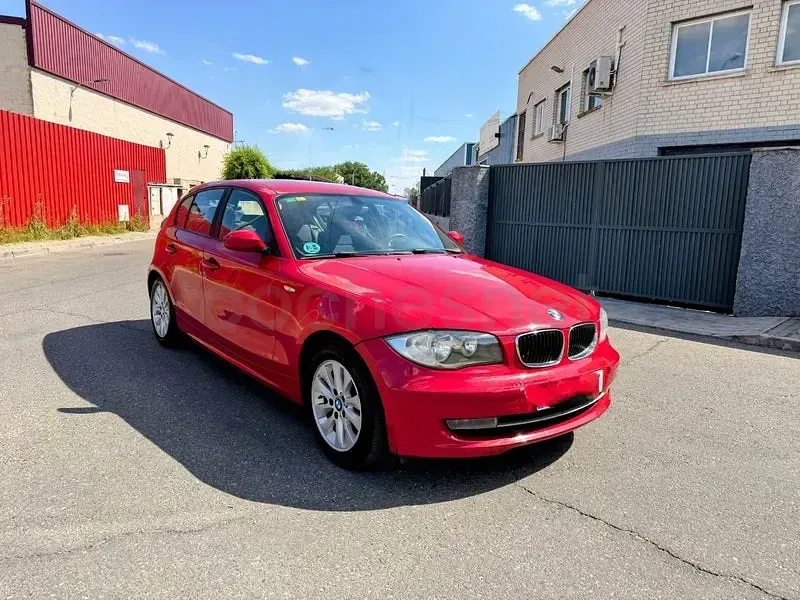 Usado BMW 116 Comfort Edition 115 CV (84 kW) 2007 Rojo Utilitario
