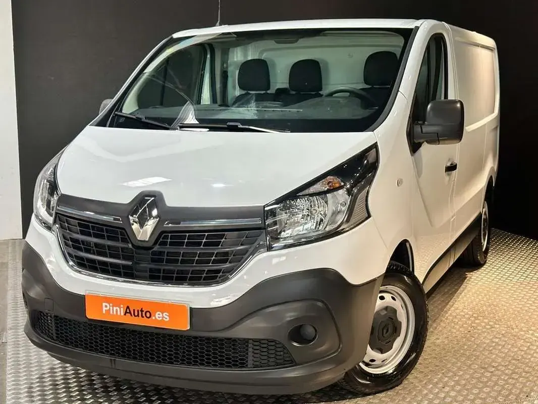 Usado Renault Trafic 145 CV (106 kW) 2022 Blanco Monovolumen