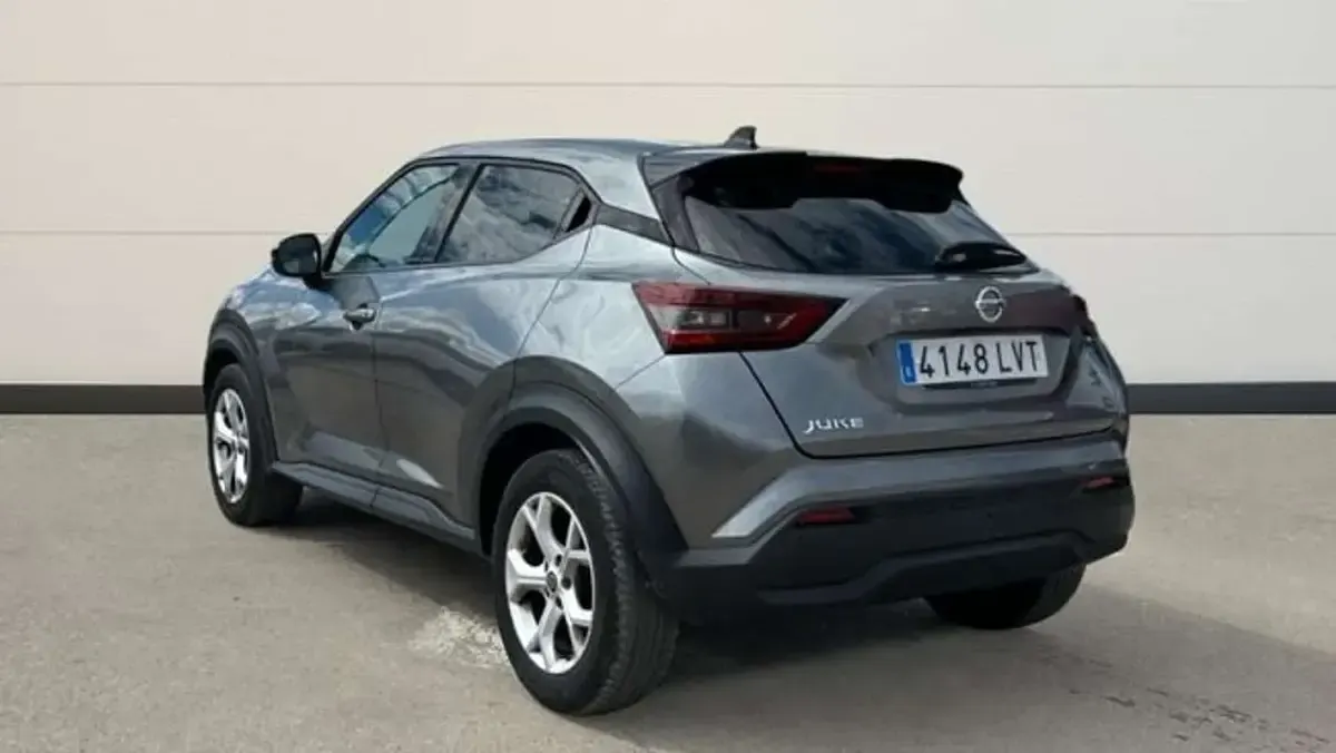 Usado Nissan Juke N-Connecta 114 HP (83 kW) 2021 Cinzento SUV