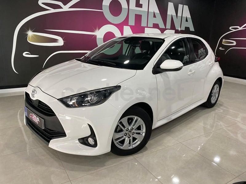 Usado Toyota Yaris Hybrid Active 116 CV (85 kW) 2021 Blanco Berlina