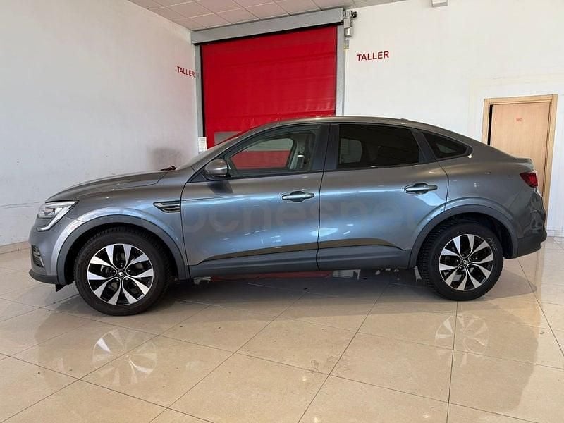 Usado Renault Arkana Engineered 145 CV (106 kW) 2022 Gris / plata SUV