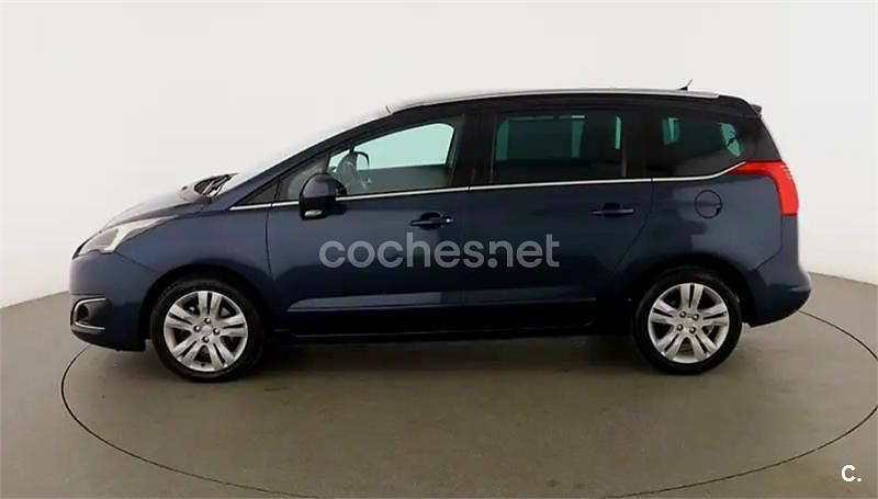 Usado Peugeot 5008 Style 120 CV (88 kW) 2016 Azul Monovolumen