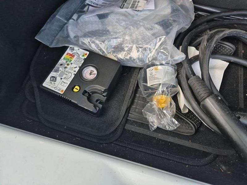 Usado Renault Zoe Intens 100 kW (136 CV) 2021 Blanco Utilitario