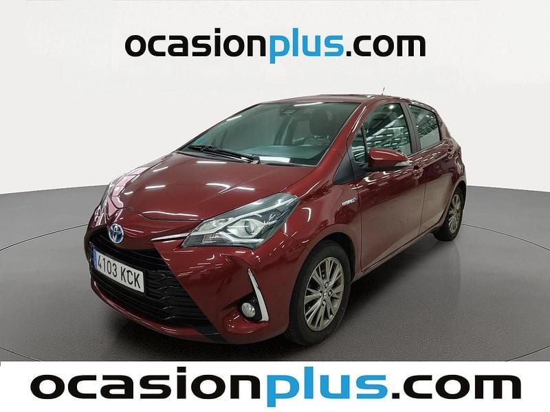 Usado Toyota Yaris Hybrid Active 100 CV (73 kW) 2017 Rojo Utilitario