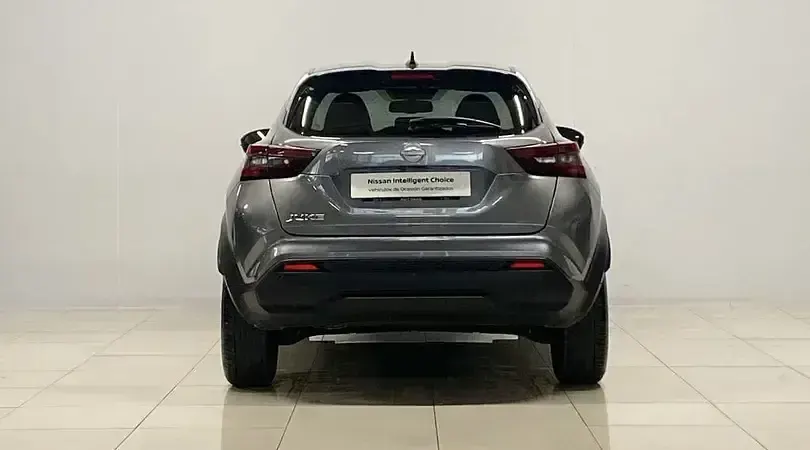 Usado Nissan Juke N-Connecta 114 CV (83 kW) 2024 Skline grey (metalizado) SUV