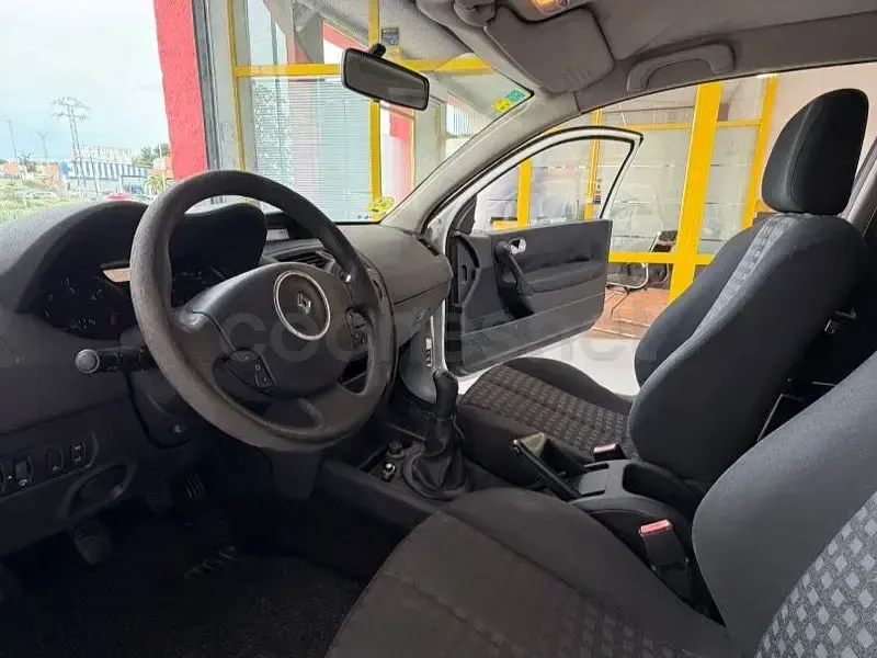 Usado Renault Mégane Authentique 85 CV (62 kW) 2006 Blanco Berlina