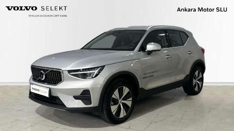 Plateado Usado 2023 Volvo XC40 SUV | 35.500 € (Precio justo) - Imagen 1/4