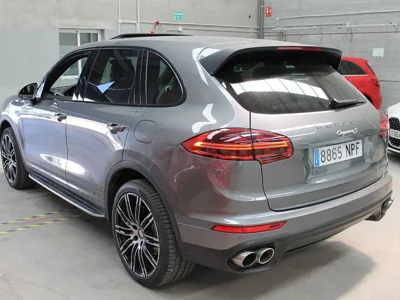 Usado Porsche Cayenne S E-Hybrid 416 CV (305 kW) 2015 Gris / plata SUV
