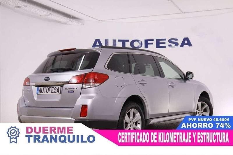 Usado Subaru Outback 150 CV (110 kW) 2014 Gris Familiar