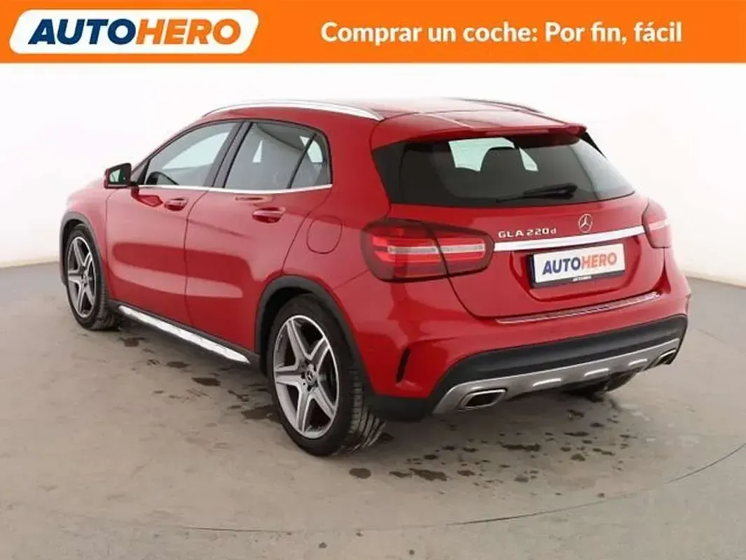 Usado Mercedes GLA220 AMG line 177 CV (130 kW) 2017 Rojo SUV