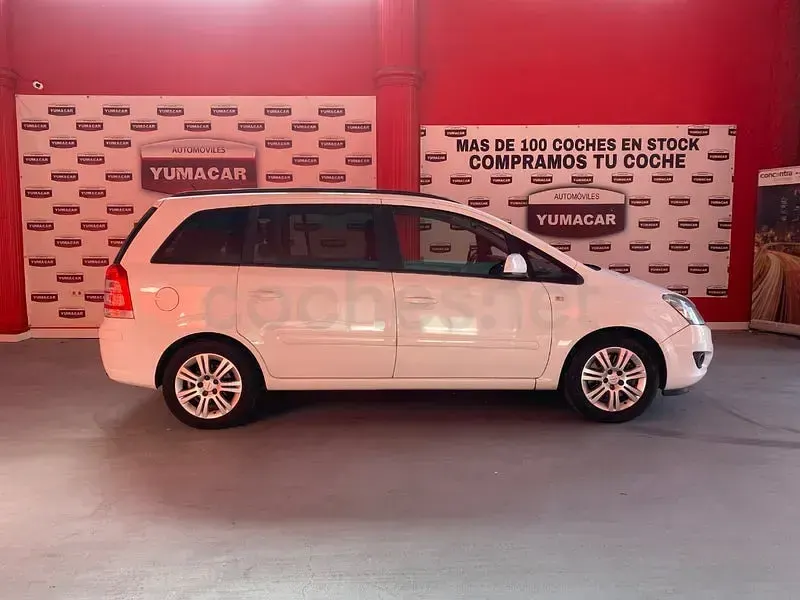 Usado Opel Zafira Family 125 CV (91 kW) 2012 Blanco Monovolumen