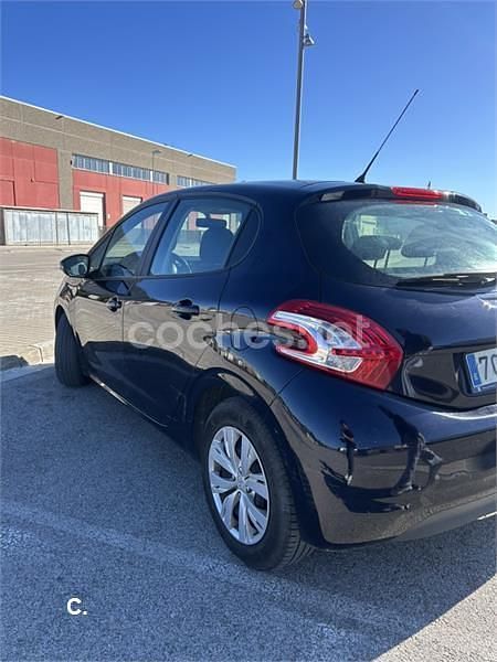 Usado Peugeot 208 Active 82 CV (60 kW) 2014 Azul Utilitario