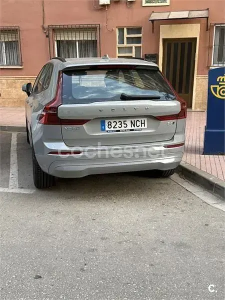 Usado Volvo XC60 Core 250 CV (183 kW) 2025 Gris / plata SUV
