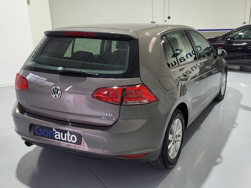 Usado VW Golf VII Business 105 CV (77 kW) 2015 Gris / plata Berlina