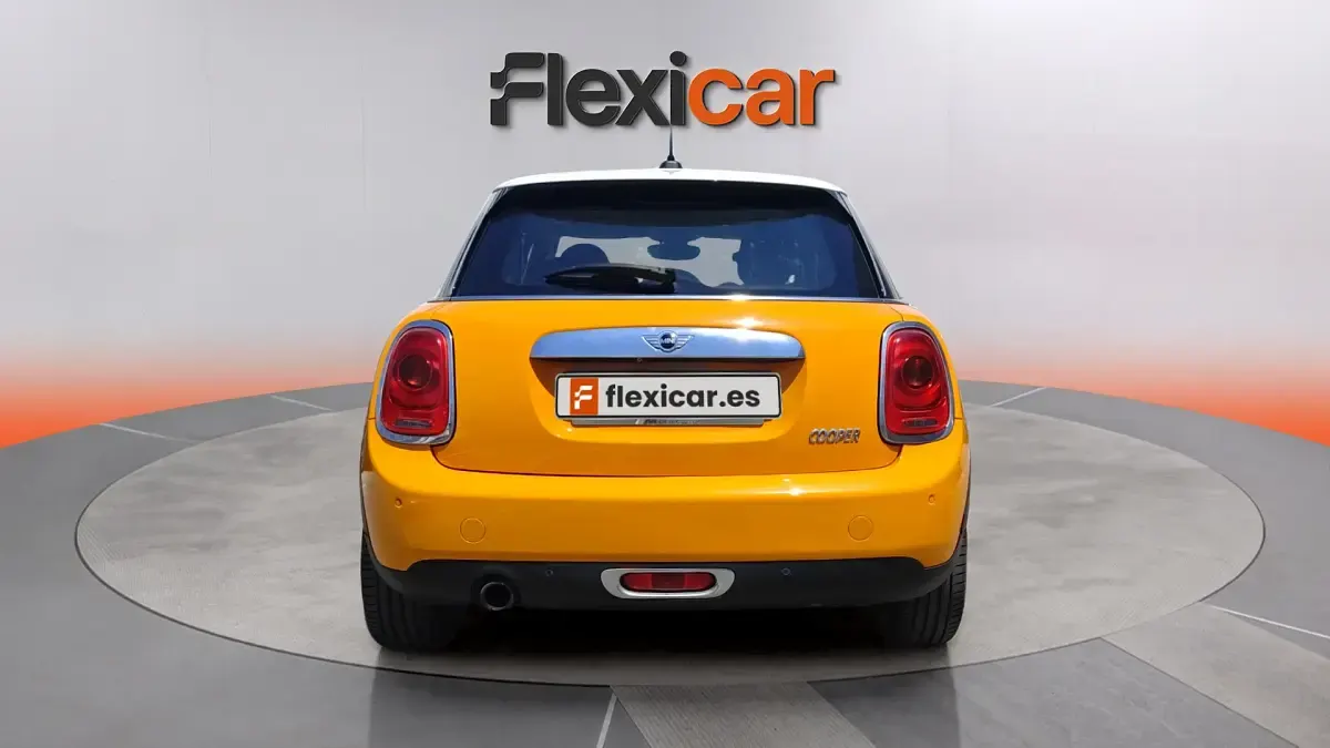 Usado Mini Cooper 136 CV (100 kW) 2017 Amarillo Utilitario