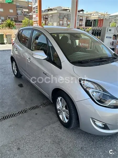 Usado Hyundai ix20 115 CV (84 kW) 2015 Gris / plata Utilitario