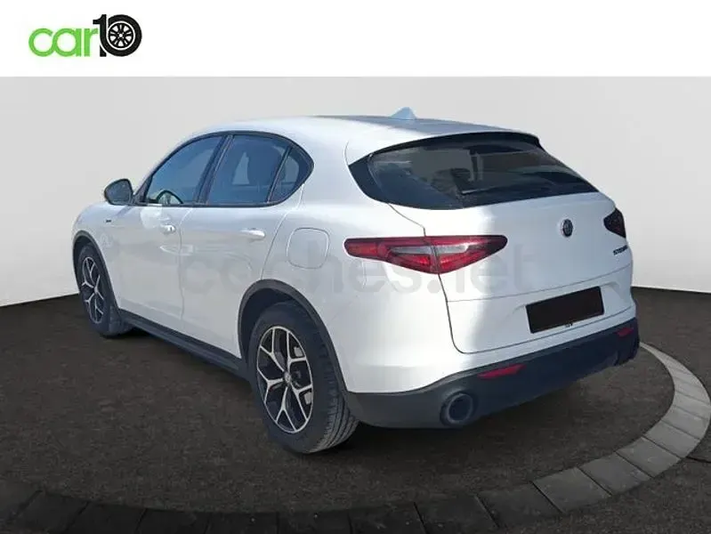 Usado Alfa Romeo Stelvio Sprint 190 CV (139 kW) 2021 Blanco SUV