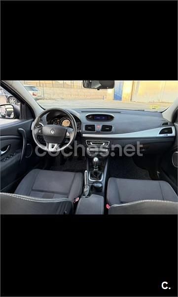 Usado Renault Mégane GrandTour Dynamique 110 CV (80 kW) 2010 Negro Familiar