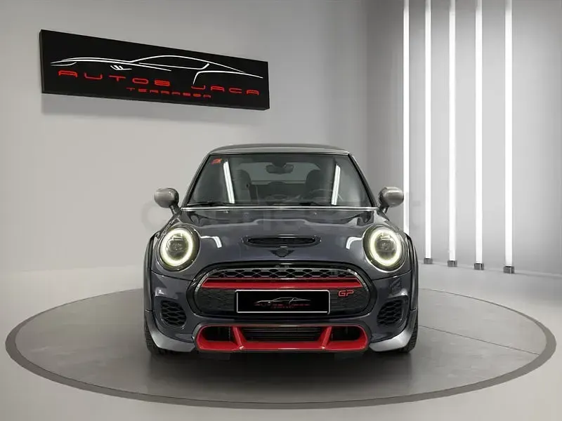 Usado Mini John Cooper Works 306 CV (225 kW) 2020 Gris / plata Utilitario