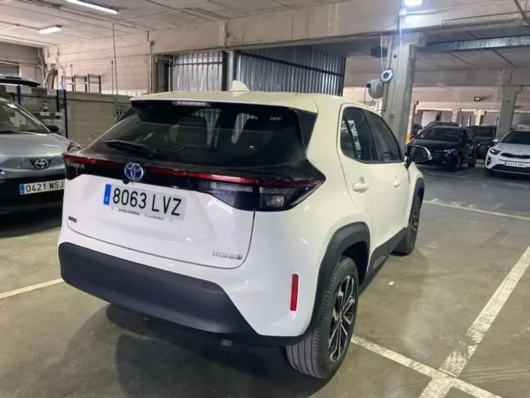 Usado Toyota Yaris Cross Active 116 CV (85 kW) 2022 Blanco SUV