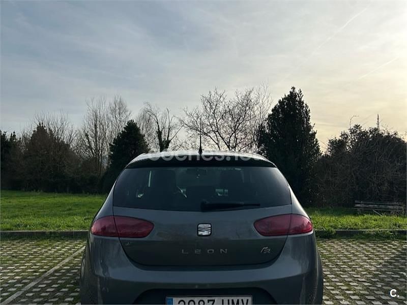 Usado Seat Leon FR 170 CV (125 kW) 2012 Gris / plata Berlina