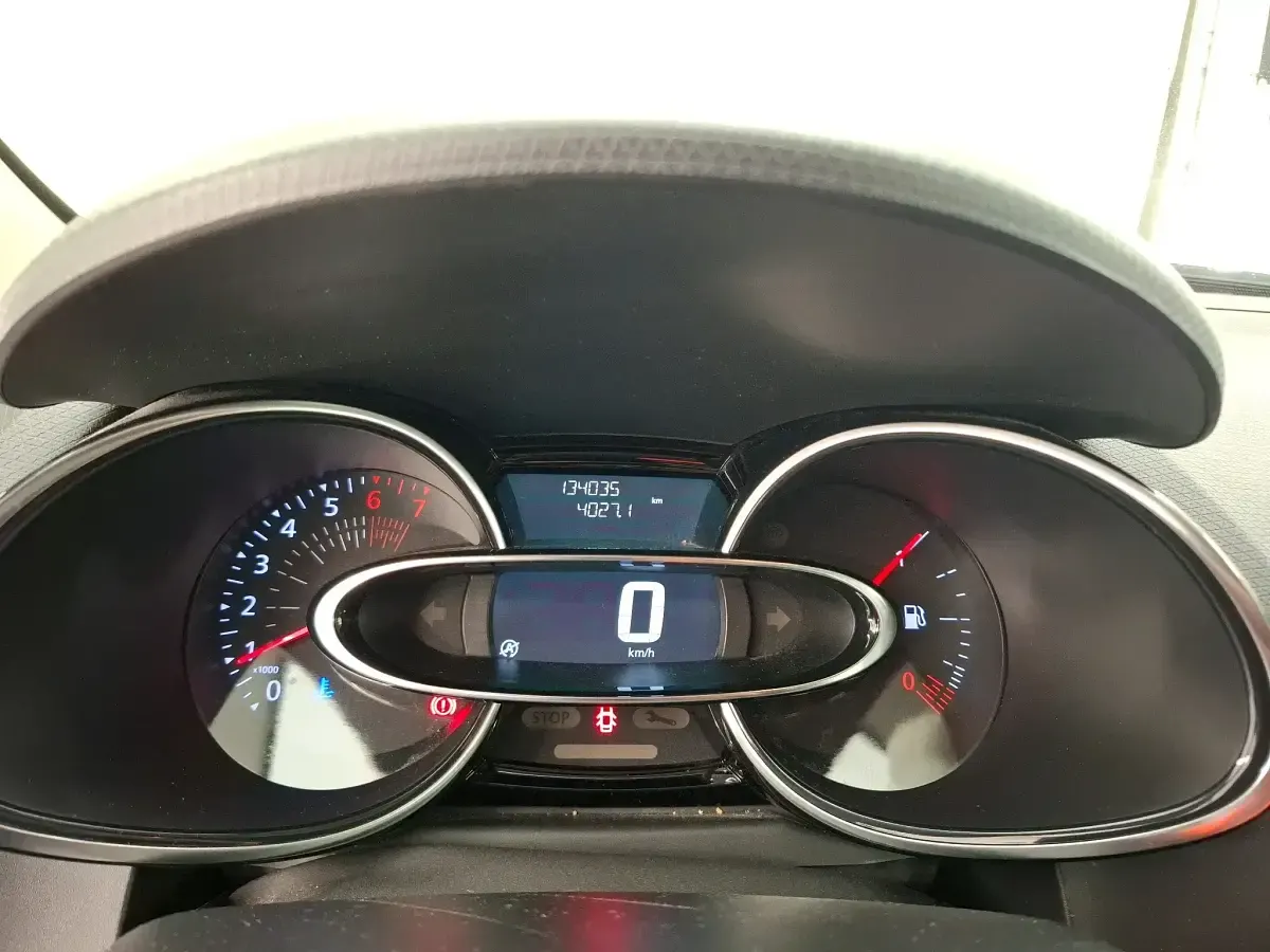 Usado Renault Clio IV Business 90 CV (66 kW) 2019 Blanco Utilitario