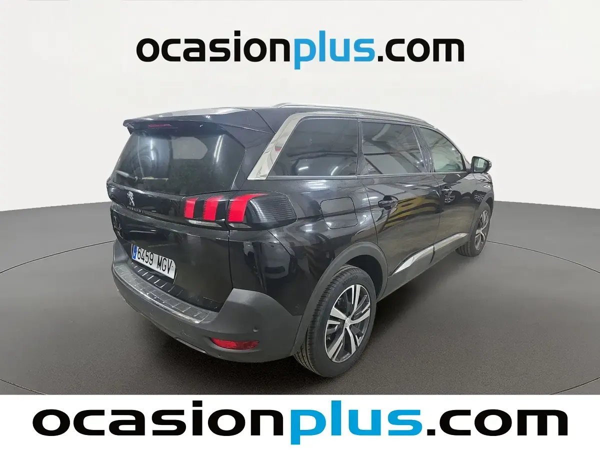 Używany Peugeot 5008 Allure 131 KM (96 kW) 2023 Czarny SUV