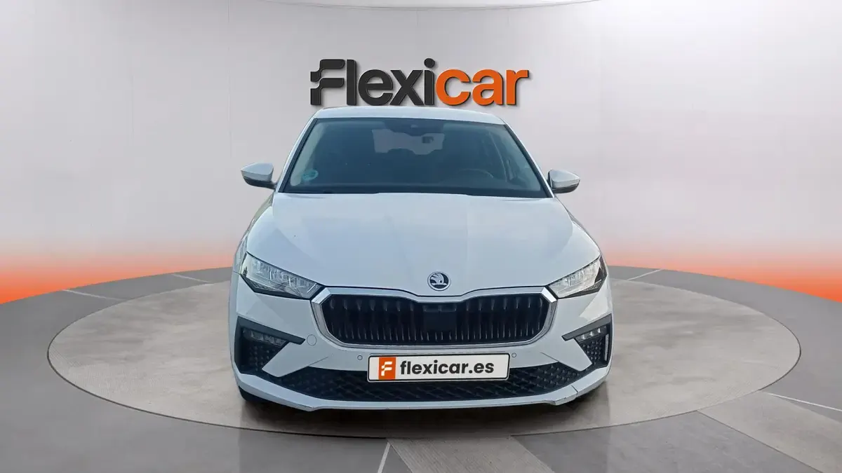 Usado Skoda Scala Selection 116 CV (85 kW) 2024 Blanco Utilitario