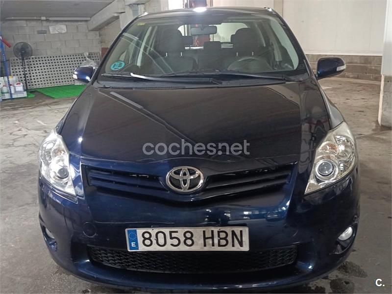 Usado Toyota Auris Active 132 CV (97 kW) 2011 Azul Utilitario