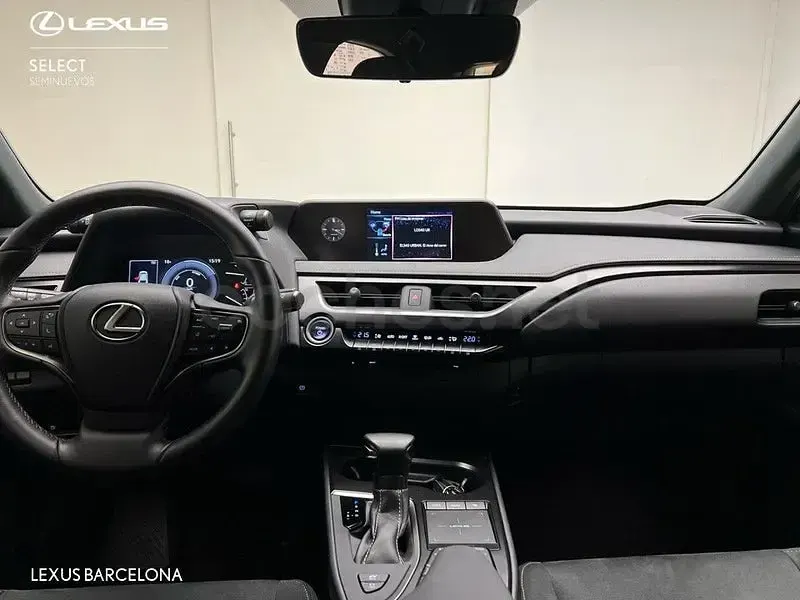 Usado Lexus UX 184 CV (135 kW) 2022 Blanco SUV