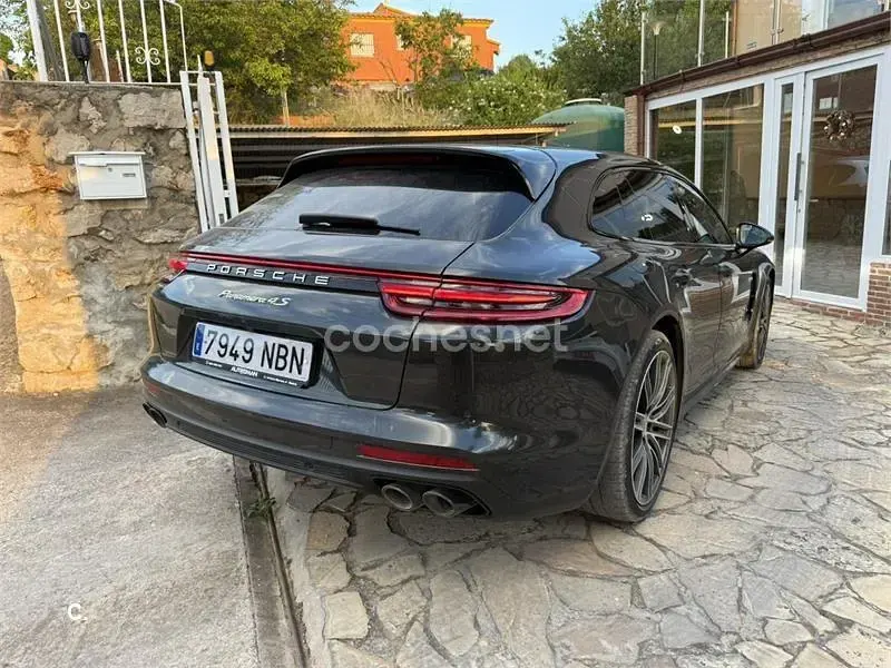 Usado Porsche Panamera Sport Turismo 462 CV (339 kW) 2020 Gris / plata Familiar