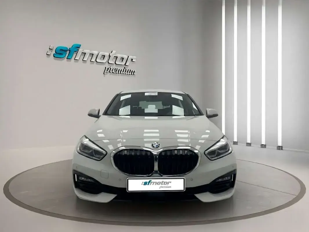 Usado BMW 116 116 CV (85 kW) 2022 Blanco Utilitario