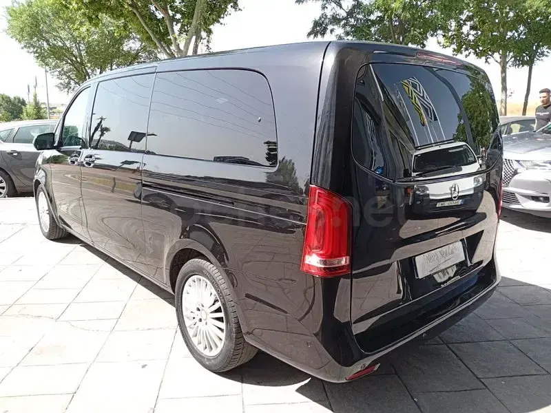 Usado Mercedes V250 Avantgarde 204 CV (150 kW) 2018 Negro Monovolumen