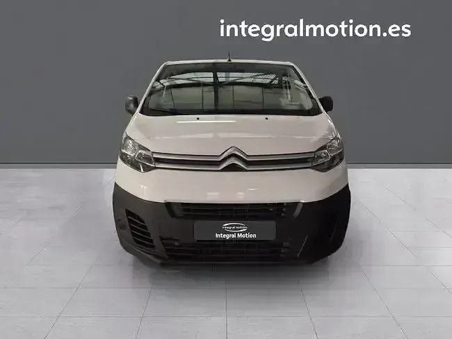 Usado Citroën Jumpy 100 CV (73 kW) 2023 Blanco Monovolumen