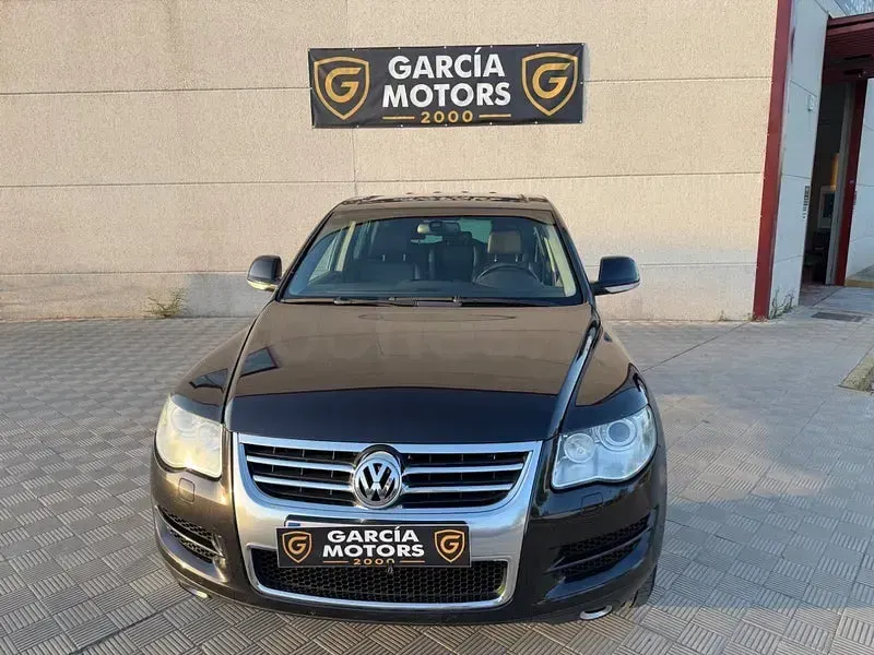 Usado VW Touareg 240 CV (176 kW) 2008 Negro SUV