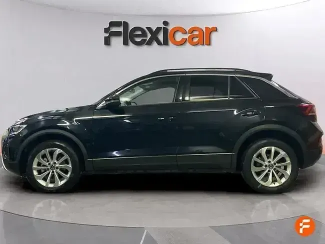 Usado VW T-Roc Life 110 CV (80 kW) 2023 Negro SUV