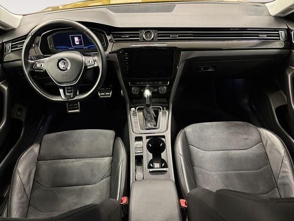 Usado VW Arteon Elegance 150 CV (110 kW) 2021 Amarillo Berlina