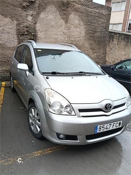 Usado Toyota Corolla Verso Sol 129 CV (94 kW) 2006 Beige Monovolumen