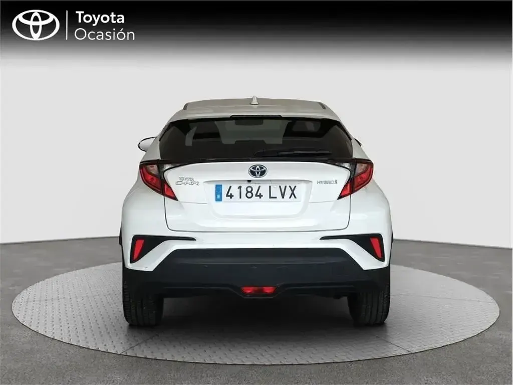 Begagnad Toyota C-HR Advance 122 HK (89 kW) 2022 Vit SUV