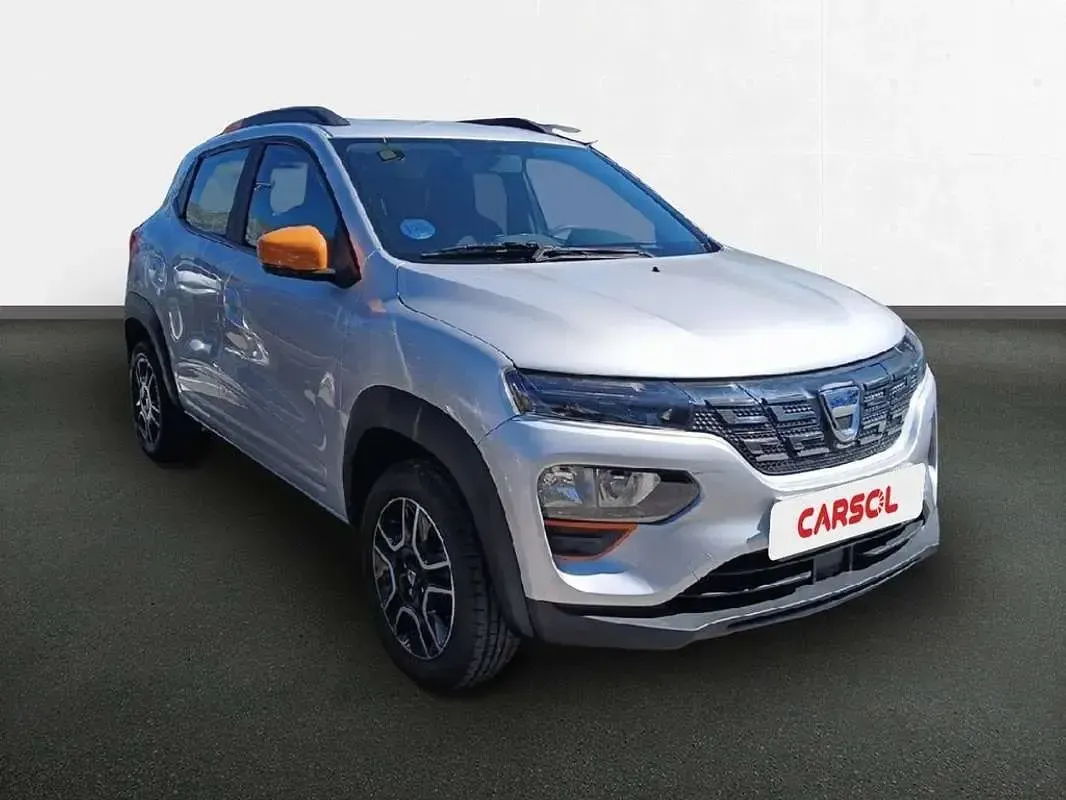 Usado Dacia Spring Comfort Plus 33 kW (45 CV) 2022 Blanco Utilitario